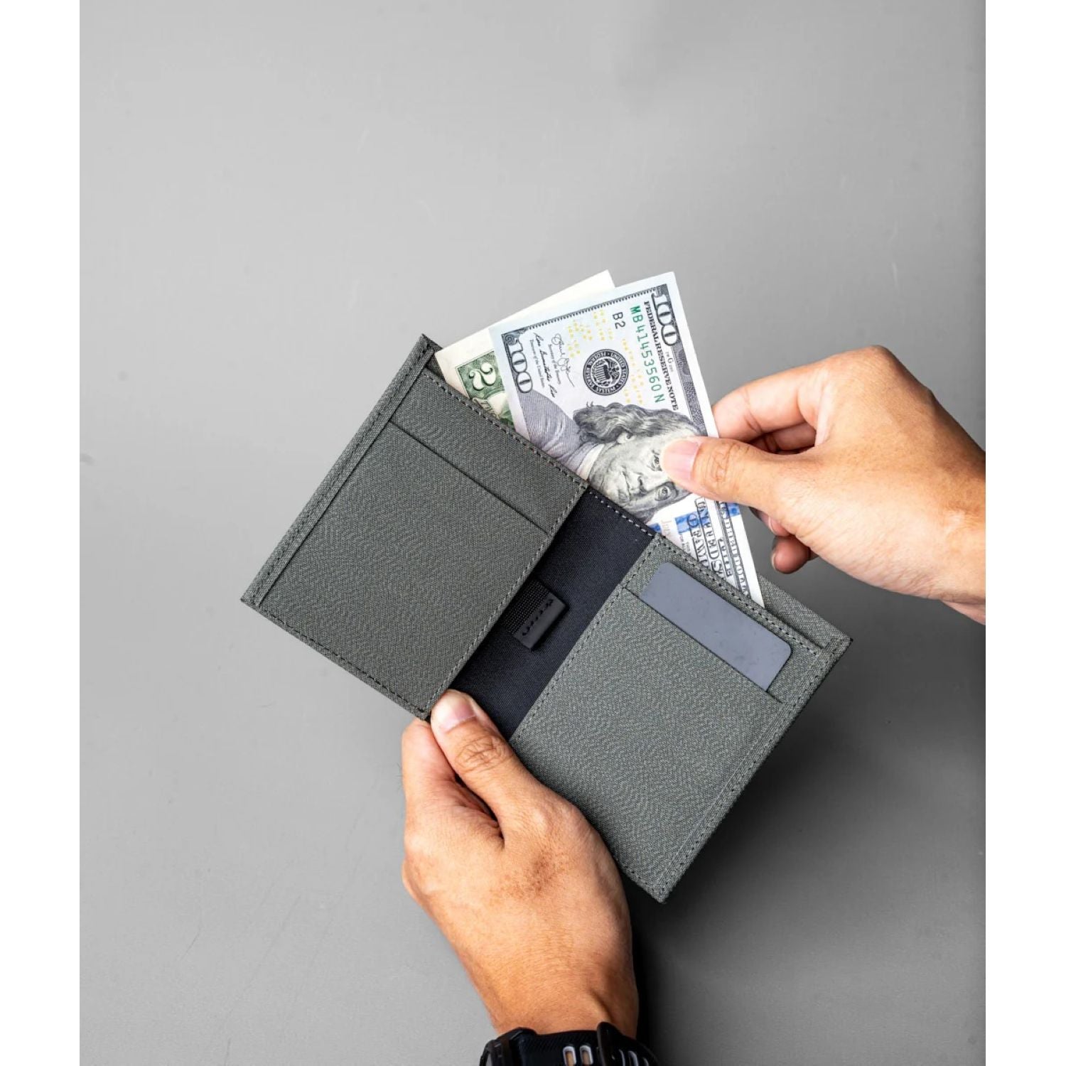 ALPAKA Bifold Cash Wallet