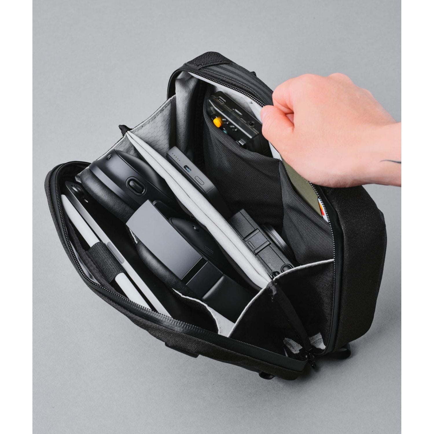 ALPAKA Elements Tech Case Max