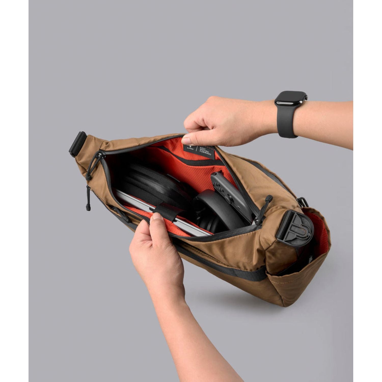 ALPAKA Flight Satchel