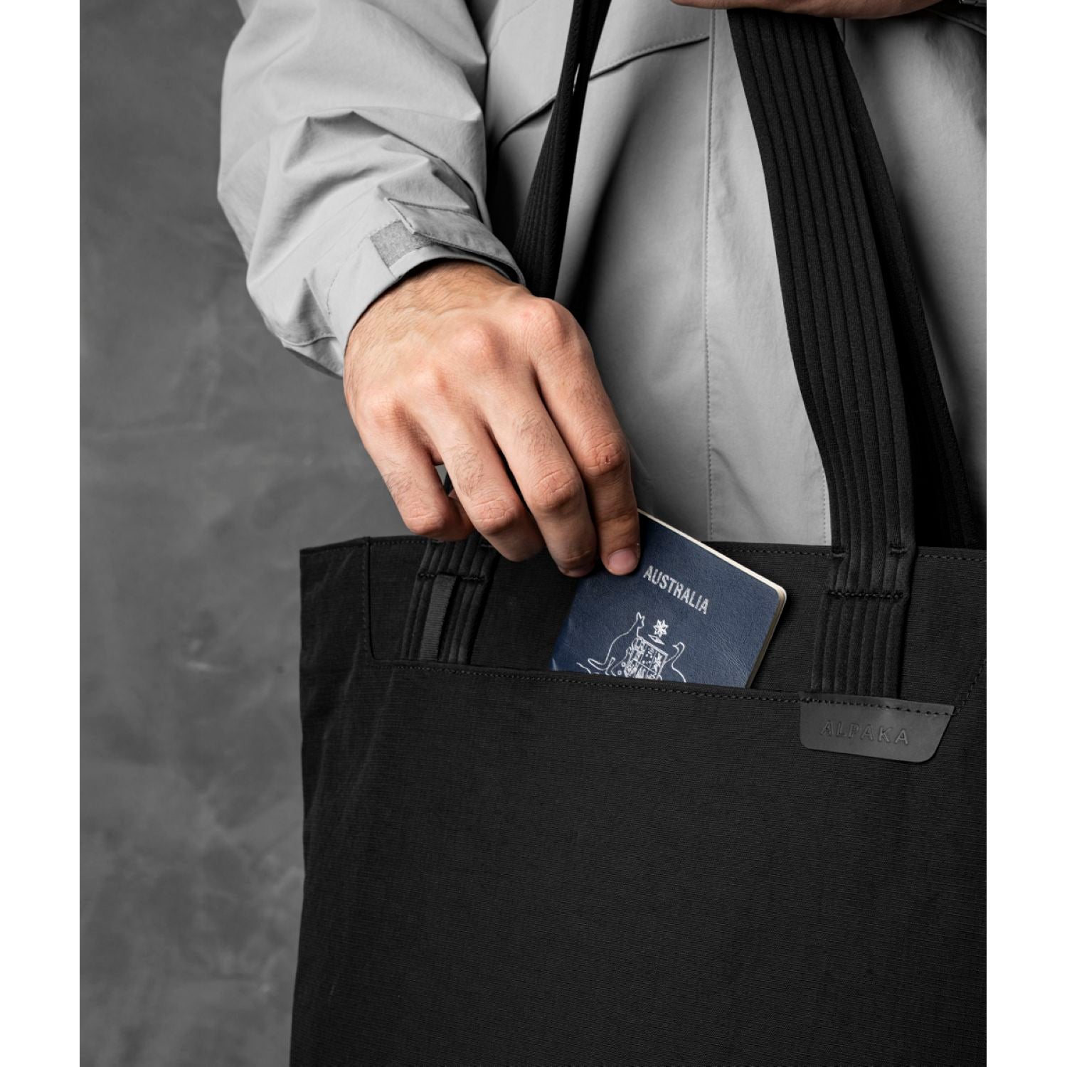 ALPAKA Flight Tote Bag (L)