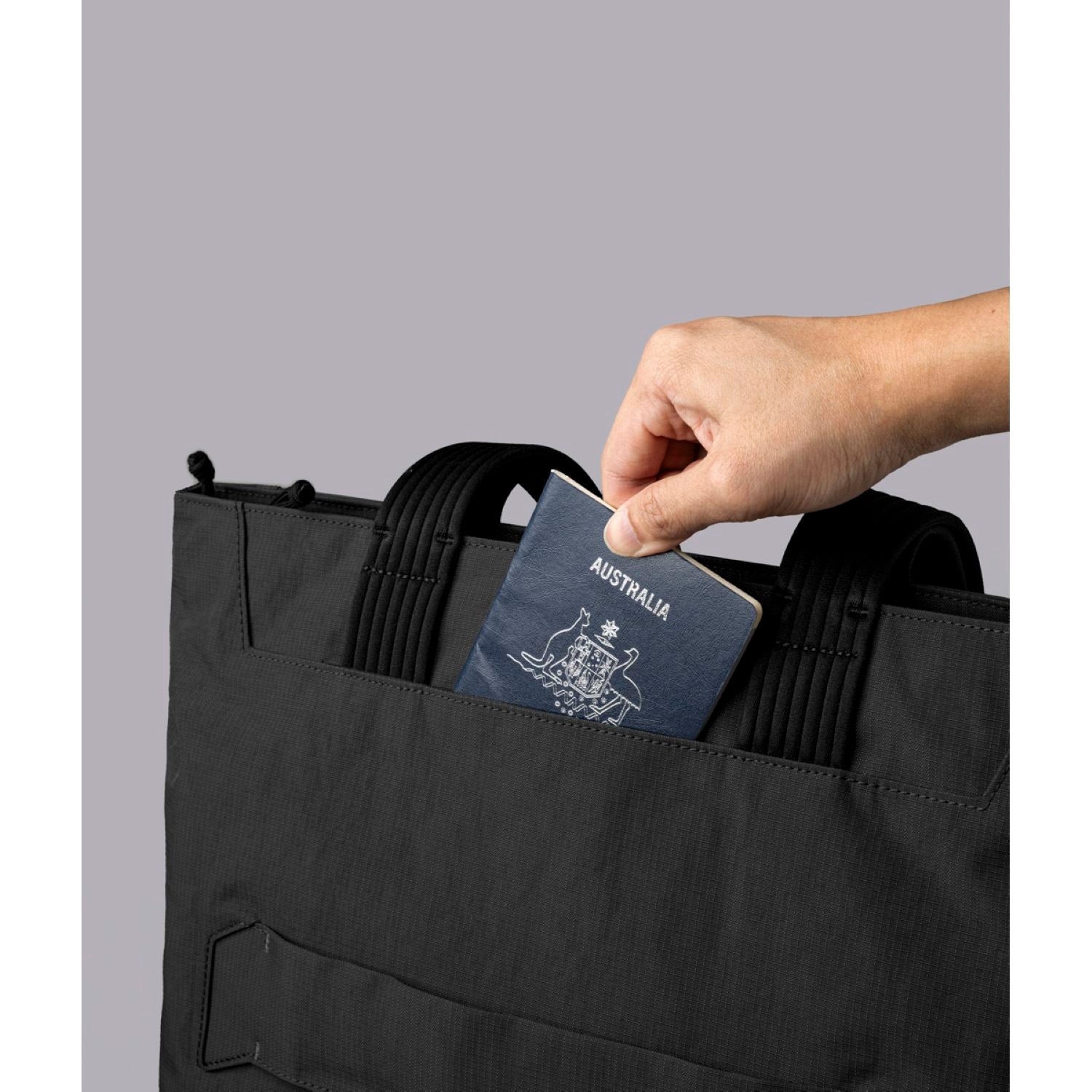 ALPAKA Flight Tote Bag (M)