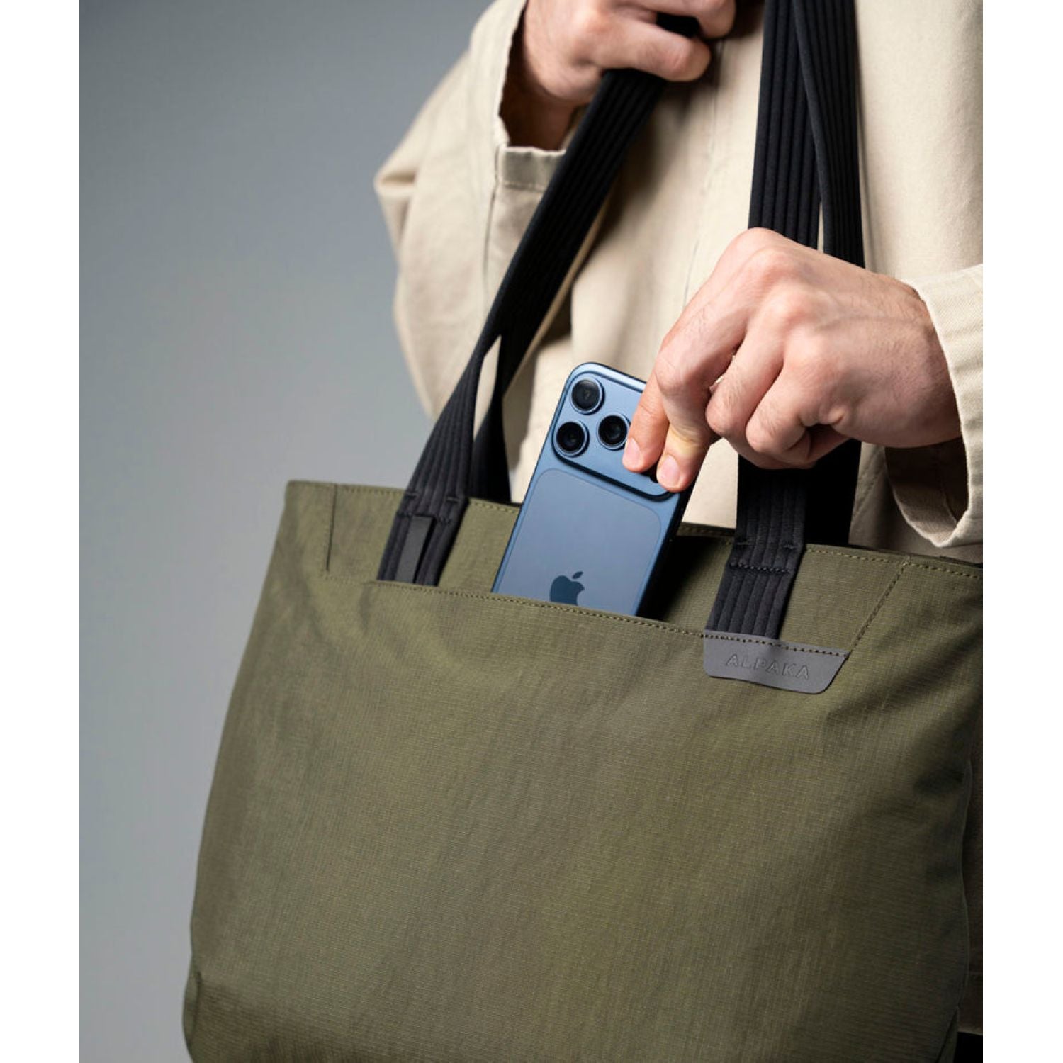 ALPAKA Flight Tote Bag (S)