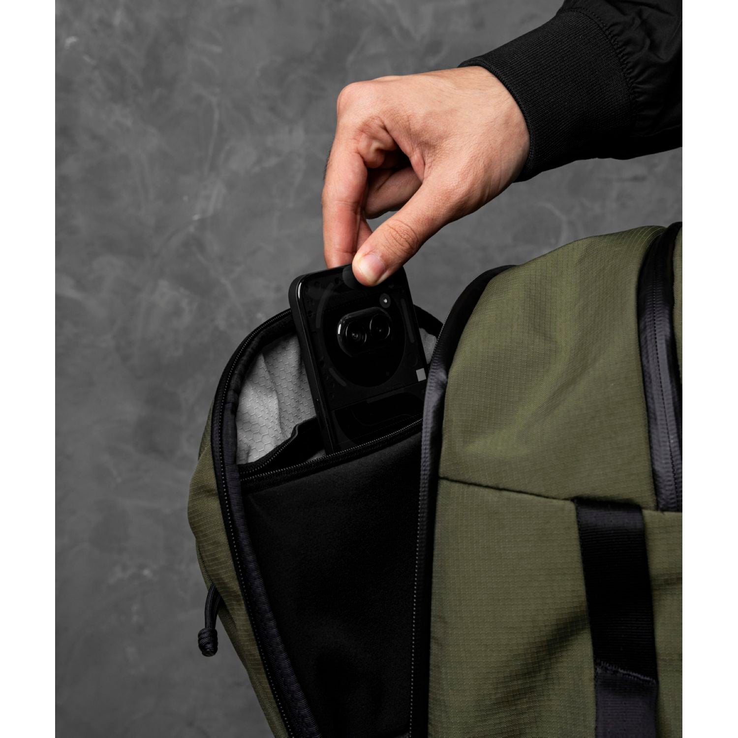 [PRE-ORDER] ALPAKA Traverse Backpack 30L