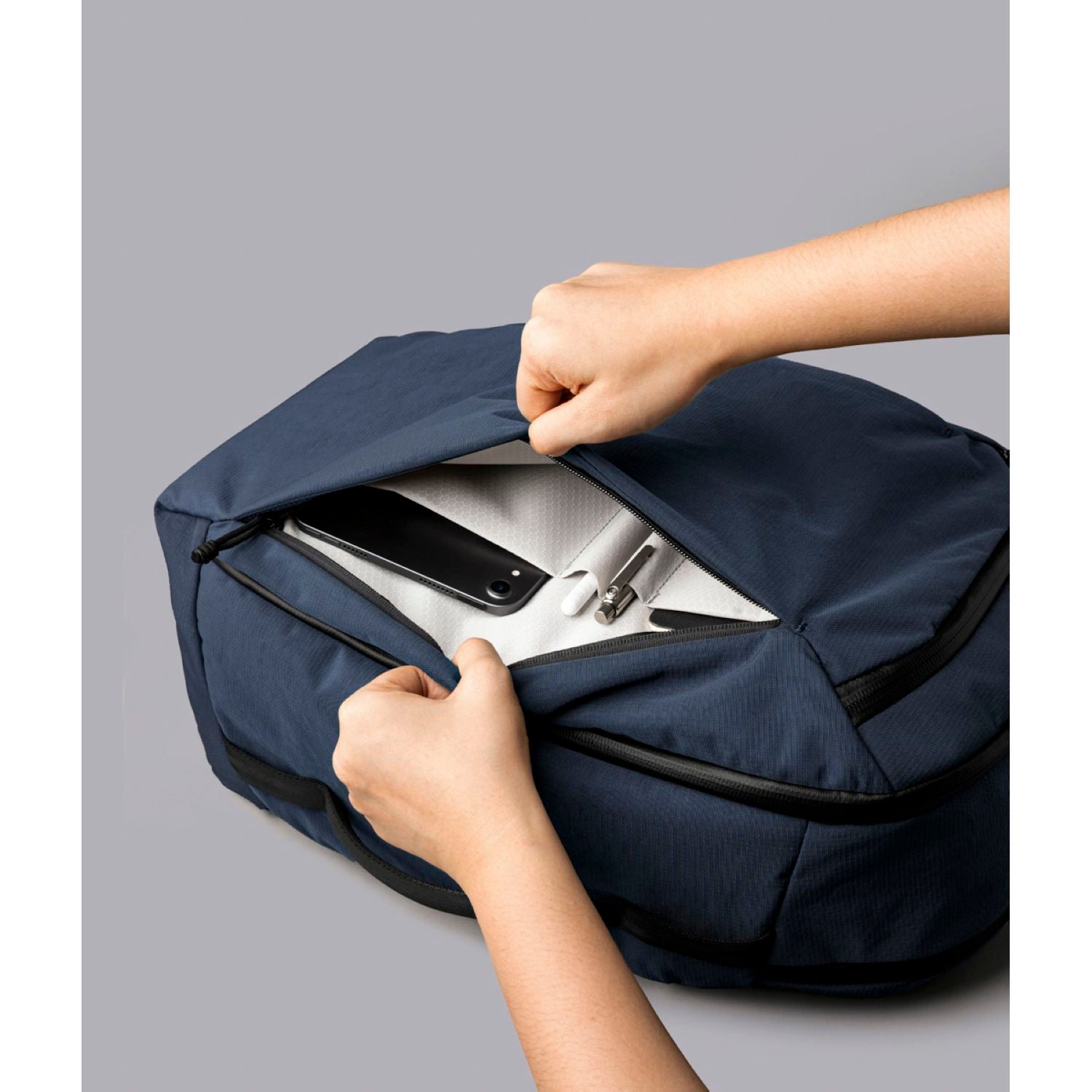 [PRE-ORDER] ALPAKA Traverse Backpack 30L