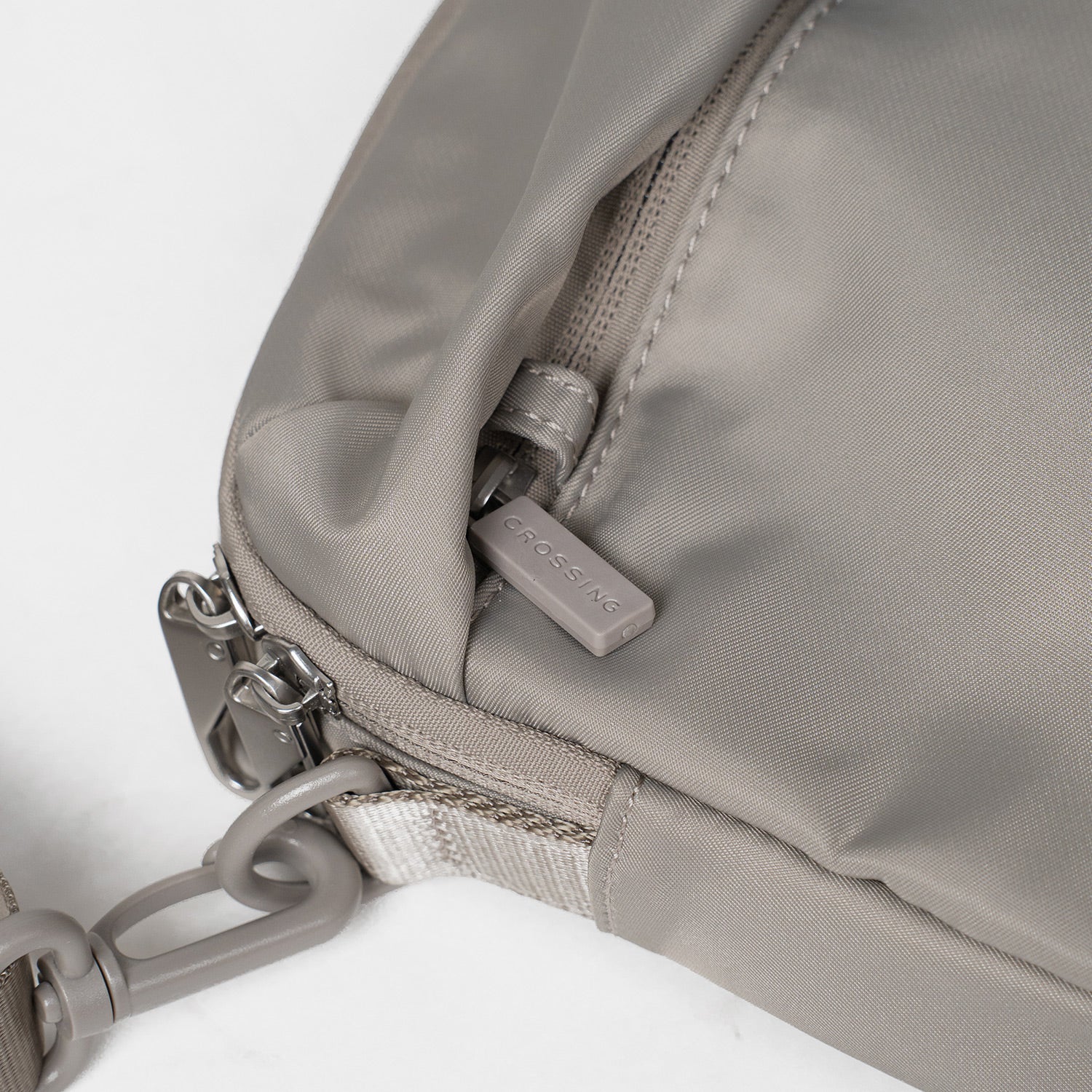 Crossing Anti-Theft RFID Crossbody Bag 4L