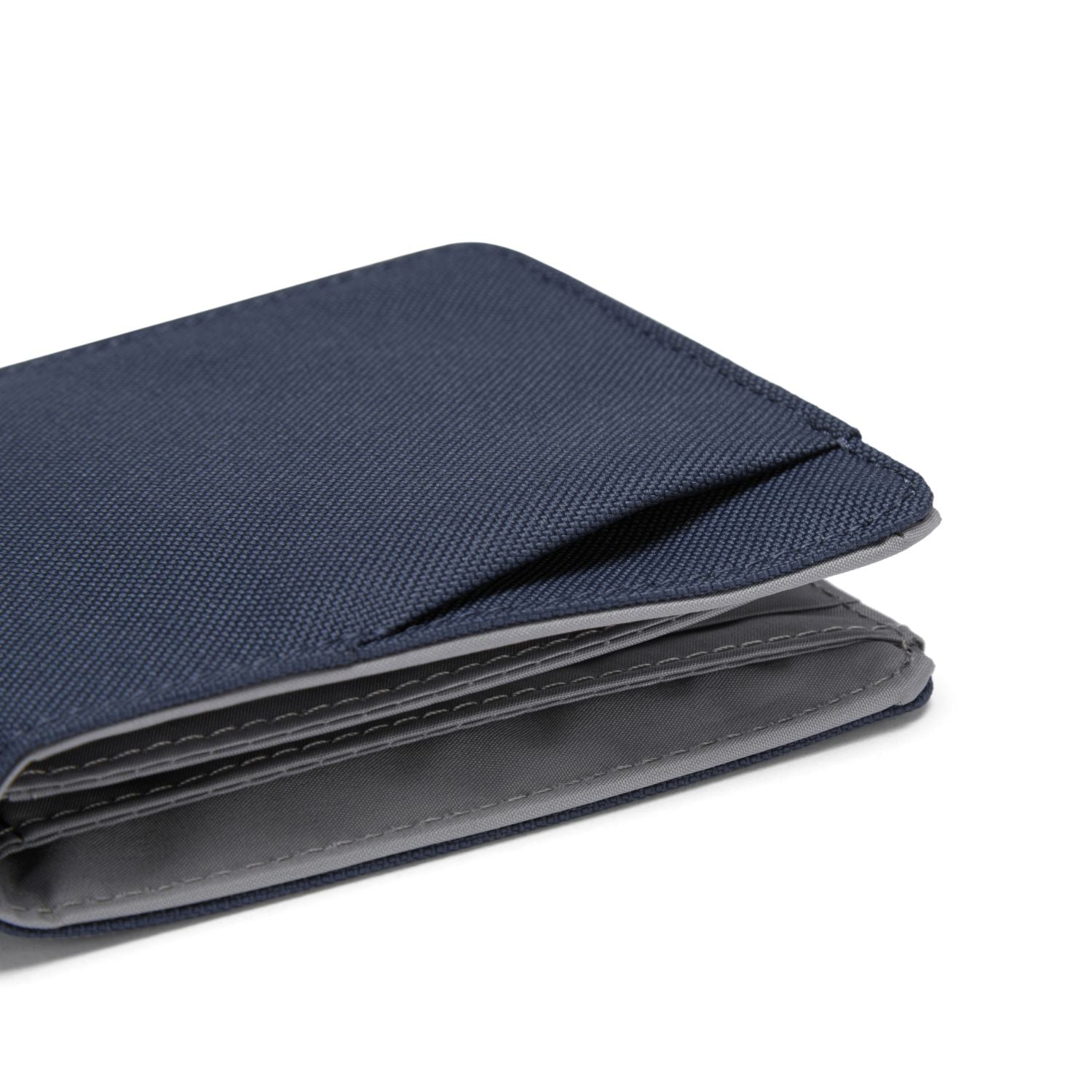 Pacsafe Rfidsafe RFID Blocking Bifold Wallet